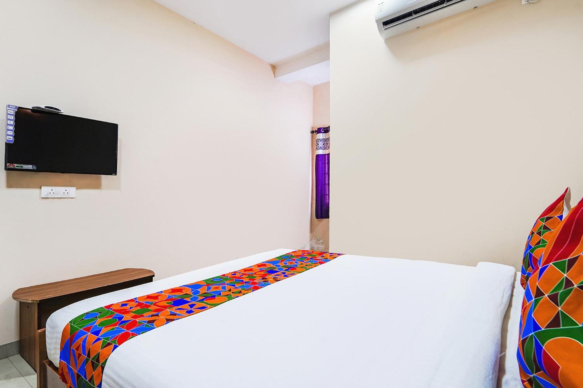 Fabexpress Uv Residency - 700M From Coimbatore International Airport Irugur Extérieur photo
