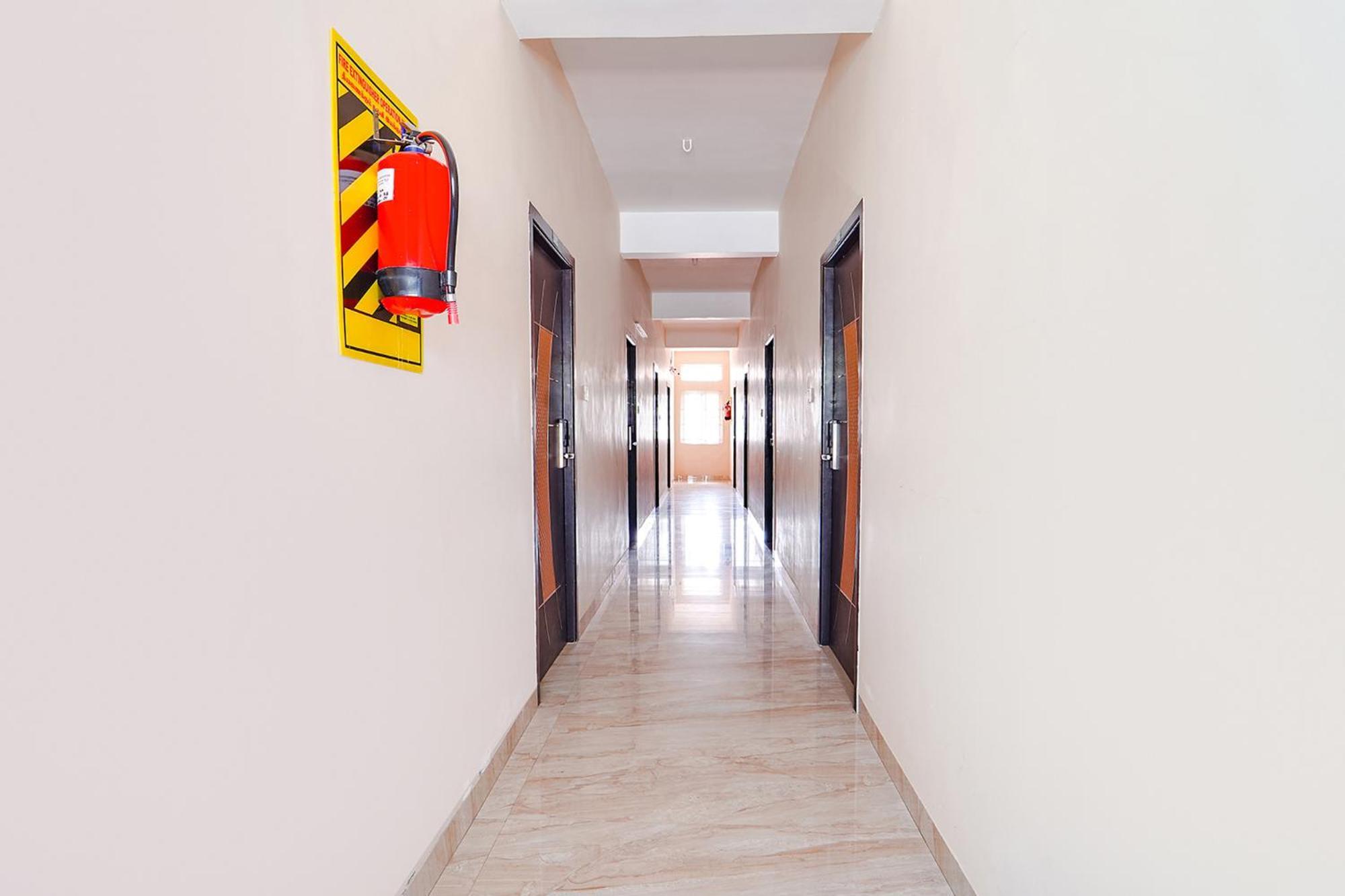 Fabexpress Uv Residency - 700M From Coimbatore International Airport Irugur Extérieur photo