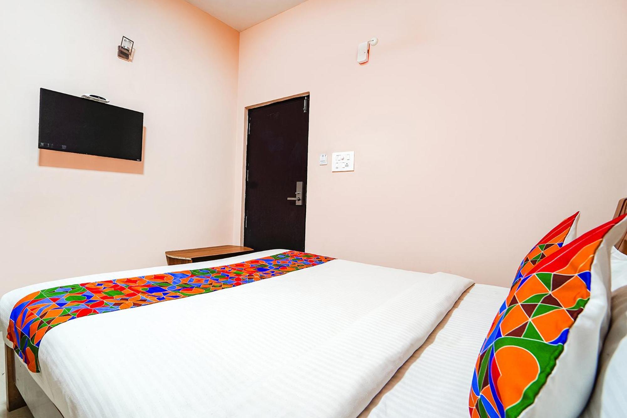Fabexpress Uv Residency - 700M From Coimbatore International Airport Irugur Extérieur photo