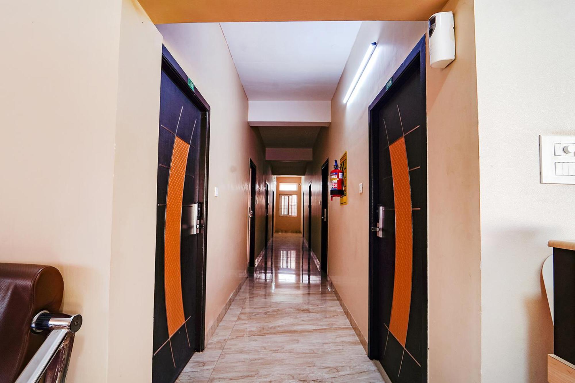Fabexpress Uv Residency - 700M From Coimbatore International Airport Irugur Extérieur photo