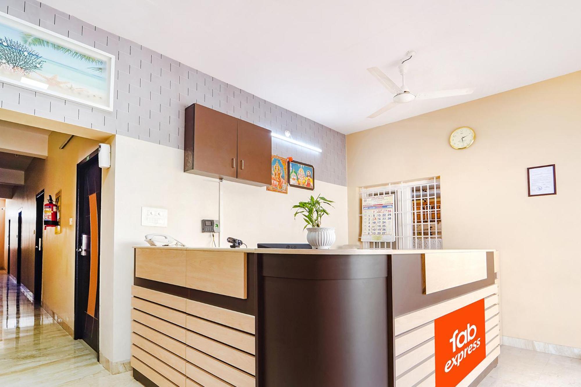 Fabexpress Uv Residency - 700M From Coimbatore International Airport Irugur Extérieur photo